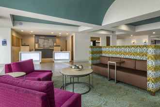 Lobi 4 Holiday Inn Express Hotel & Suites The Villages, an IHG Hotel