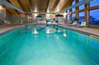 Swimming Pool AmericInn by Wyndham Roseau