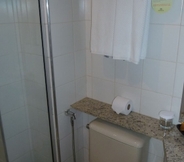 Toilet Kamar 5 Blue Tree Garden Bauru