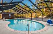 Swimming Pool 5 Red Roof Inn & Suites Pensacola East - Milton