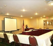 Functional Hall 6 Hampton Inn Cornelia