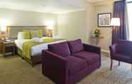 Kamar Tidur 6 Clarion Collection Croydon Park Hotel