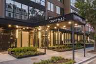 Exterior Courtyard by Marriott Washington, DC Dupont Circle