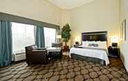 Bedroom 5 Best Western Plus Travel Hotel Toronto Airport