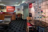 Lobi TownePlace Suites by Marriott Chicago Lombard