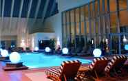Swimming Pool 2 Dusit Thani Dubai