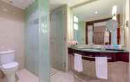 In-room Bathroom 6 Dusit Thani Dubai