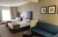 ห้องนอน 5 Comfort Suites Auburn near I-69