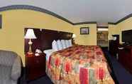 Bedroom 6 Days Inn by Wyndham Chipley