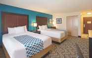 Bedroom 6 La Quinta Inn & Suites by Wyndham Central Point - Medford