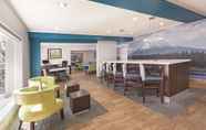 Bar, Cafe and Lounge 4 La Quinta Inn & Suites by Wyndham Central Point - Medford