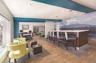 Bar, Cafe and Lounge La Quinta Inn & Suites by Wyndham Central Point - Medford
