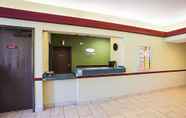 Lobby 4 Econo Lodge Inn & Suites