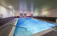 Swimming Pool 2 Fairfield by Marriott Inn & Suites Uncasville Mohegan Sun Area