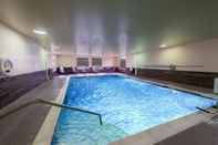 Swimming Pool Fairfield by Marriott Inn & Suites Uncasville Mohegan Sun Area