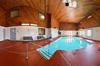 สระว่ายน้ำ Americas Best Value Inn & Suites Bakersfield E