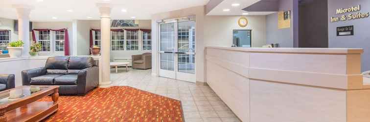 Lobby Microtel Inn & Suites by Wyndham Claremore