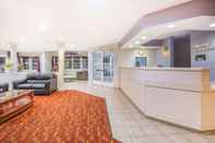 Lobby Microtel Inn & Suites by Wyndham Claremore