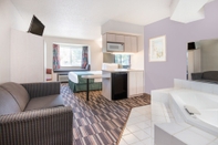 Common Space Microtel Inn & Suites by Wyndham Claremore