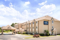 ภายนอกอาคาร Microtel Inn & Suites by Wyndham Claremore