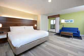 Bedroom 4 Holiday Inn Express & Suites Raleigh Durham Airport at RTP, an IHG Hotel