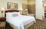 Bedroom 5 Courtyard by Marriott Boston Natick