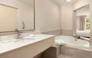 In-room Bathroom 5 Fairfield Inn & Suites by Marriott Reno Sparks