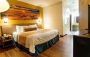 Bedroom 7 Days Inn & Suites by Wyndham Houston North/Aldine