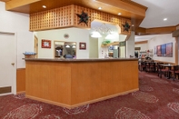 Lobby Apple Tree Inn, SureStay Collection by Best Western