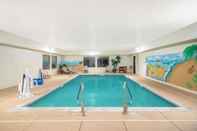Swimming Pool Baymont by Wyndham Albany