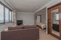 Common Space Best Western Bradford Guide Post Hotel