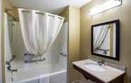 In-room Bathroom 4 MainStay Suites Fargo - I-94 Medical Center