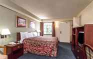 Bedroom 5 Days Inn by Wyndham Dumfries Quantico