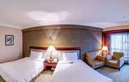 Kamar Tidur 7 The Pavilion Hotel