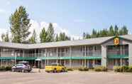 ภายนอกอาคาร 2 Super 8 by Wyndham Quesnel BC