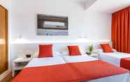 Kamar Tidur 2 Hotel Intur Orange