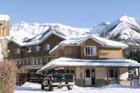 Exterior Banff Boundary Lodge