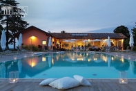 Swimming Pool Relais Villa Pomela