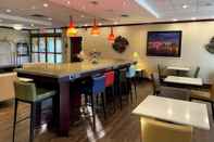 Bar, Cafe and Lounge Hampton Inn by Hilton Toronto-Mississauga West