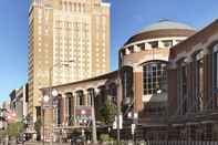 Exterior Courtyard by Marriott St. Louis Downtown/Convention Center