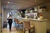 Bar, Cafe and Lounge Best Western Plus La Corniche