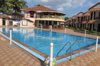 Swimming Pool Nanu Beach Resort and Spa