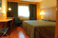 Bedroom Hotel City Express Santander Parayas