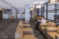 Lobby Park Regis Griffin Suites