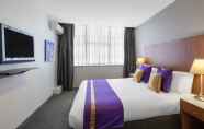 Bilik Tidur 5 Park Regis Griffin Suites