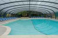 Swimming Pool Hotel du Golf St Laurent