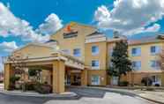 Exterior 2 Comfort Inn & Suites