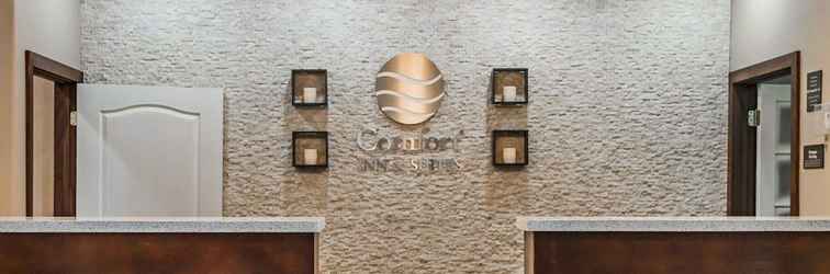 Lobi Comfort Inn & Suites