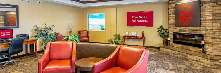 Lobby Red Roof Inn & Suites Omaha - Council Bluffs