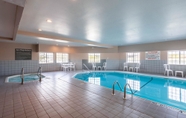 Swimming Pool 4 Quality Inn & Suites